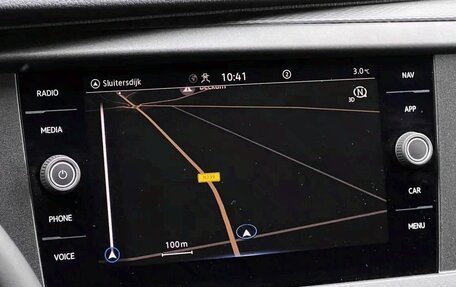 Volkswagen Caravelle T6 рестайлинг, 2023 год, 4 300 000 рублей, 22 фотография