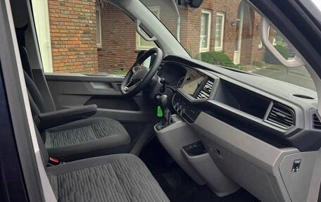 Volkswagen Caravelle T6 рестайлинг, 2023 год, 4 300 000 рублей, 30 фотография