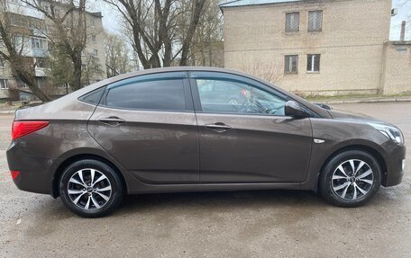 Hyundai Solaris II рестайлинг, 2014 год, 950 000 рублей, 3 фотография
