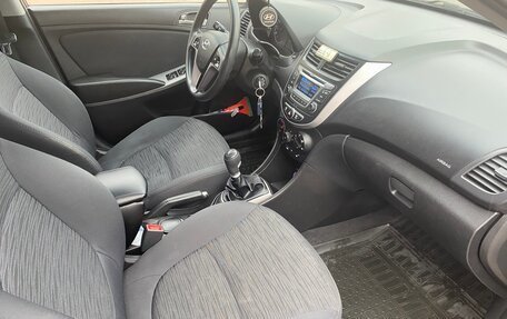 Hyundai Solaris II рестайлинг, 2014 год, 950 000 рублей, 7 фотография