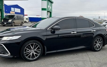 Toyota Camry, 2021 год, 2 600 000 рублей, 1 фотография