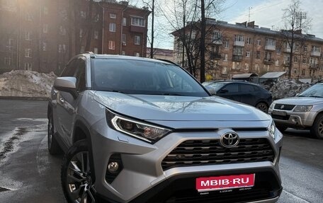 Toyota RAV4, 2021 год, 3 930 000 рублей, 1 фотография