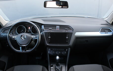 Volkswagen Tiguan II, 2019 год, 2 395 000 рублей, 8 фотография