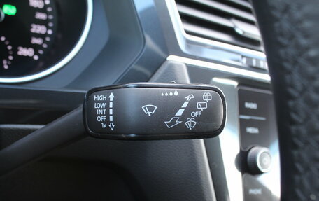 Volkswagen Tiguan II, 2019 год, 2 395 000 рублей, 12 фотография