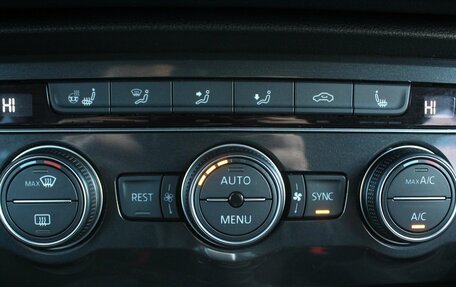 Volkswagen Tiguan II, 2019 год, 2 395 000 рублей, 15 фотография