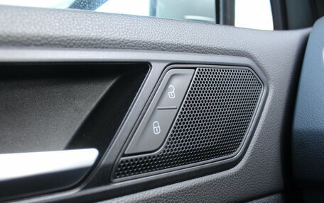 Volkswagen Tiguan II, 2019 год, 2 395 000 рублей, 18 фотография