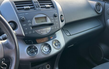 Toyota RAV4, 2006 год, 1 300 000 рублей, 14 фотография