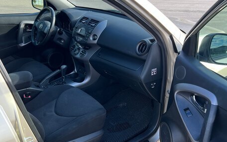 Toyota RAV4, 2006 год, 1 300 000 рублей, 11 фотография