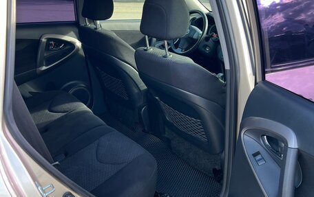 Toyota RAV4, 2006 год, 1 300 000 рублей, 17 фотография