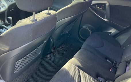 Toyota RAV4, 2006 год, 1 300 000 рублей, 19 фотография