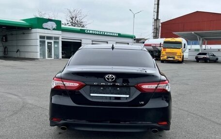 Toyota Camry, 2021 год, 2 600 000 рублей, 2 фотография