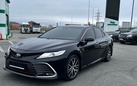 Toyota Camry, 2021 год, 2 600 000 рублей, 4 фотография