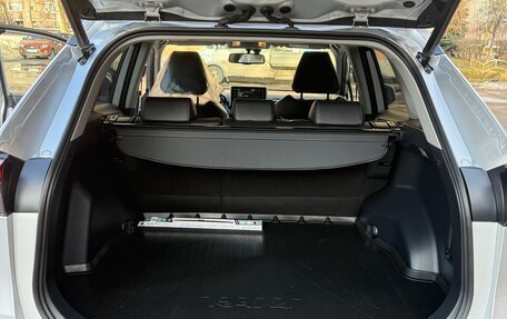 Toyota RAV4, 2021 год, 3 930 000 рублей, 10 фотография