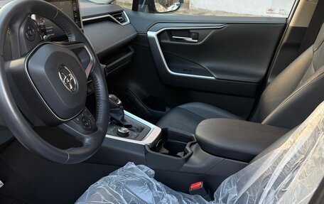 Toyota RAV4, 2021 год, 3 930 000 рублей, 8 фотография