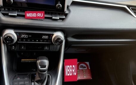 Toyota RAV4, 2021 год, 3 930 000 рублей, 12 фотография