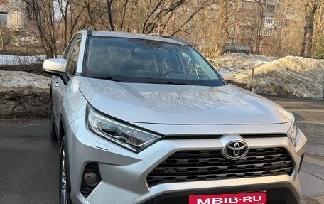 Toyota RAV4, 2021 год, 3 930 000 рублей, 7 фотография