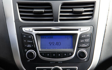 Hyundai Solaris II рестайлинг, 2013 год, 668 000 рублей, 13 фотография