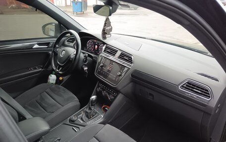 Volkswagen Tiguan II, 2018 год, 3 700 000 рублей, 27 фотография