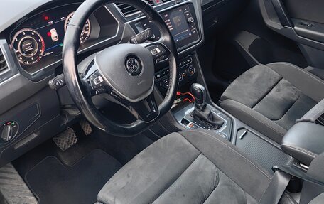 Volkswagen Tiguan II, 2018 год, 3 700 000 рублей, 24 фотография