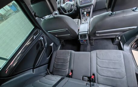 Volkswagen Tiguan II, 2018 год, 3 700 000 рублей, 17 фотография