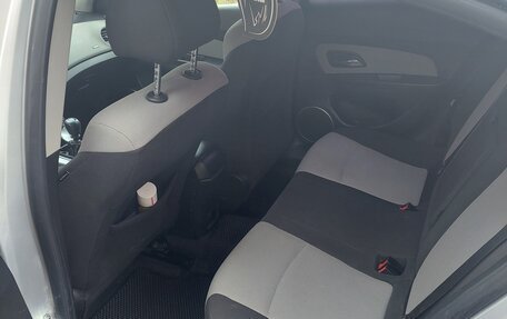 Chevrolet Cruze II, 2011 год, 670 000 рублей, 7 фотография