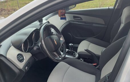 Chevrolet Cruze II, 2011 год, 670 000 рублей, 8 фотография