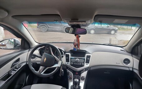 Chevrolet Cruze II, 2011 год, 670 000 рублей, 9 фотография