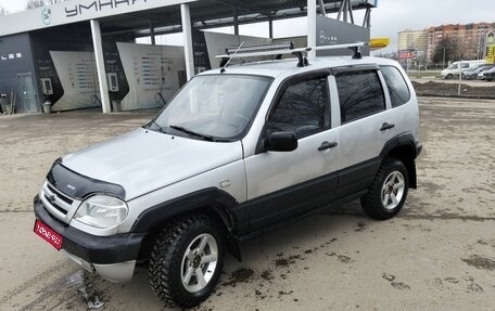 Chevrolet Niva I рестайлинг, 2004 год, 300 000 рублей, 1 фотография