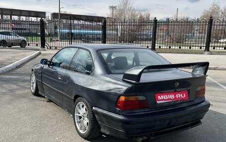 BMW 3 серия, 1992 год, 500 000 рублей, 1 фотография