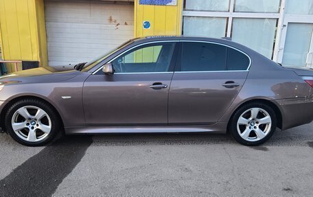 BMW 5 серия, 2004 год, 830 000 рублей, 13 фотография