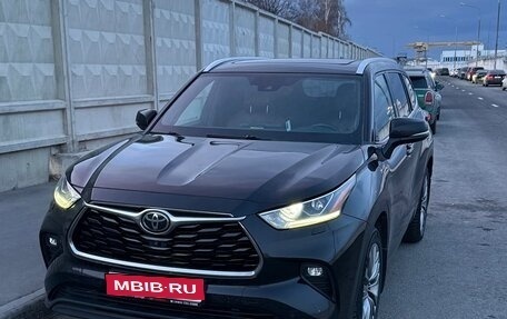 Toyota Highlander, 2020 год, 5 500 000 рублей, 1 фотография