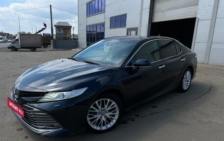 Toyota Camry, 2020 год, 3 290 000 рублей, 2 фотография