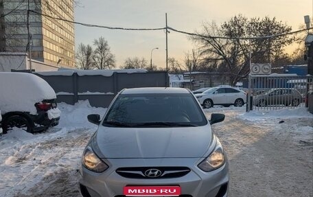 Hyundai Solaris II рестайлинг, 2012 год, 680 000 рублей, 1 фотография