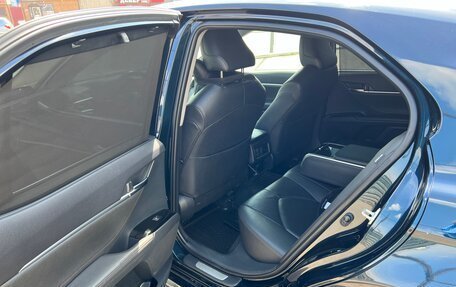 Toyota Camry, 2020 год, 3 290 000 рублей, 10 фотография