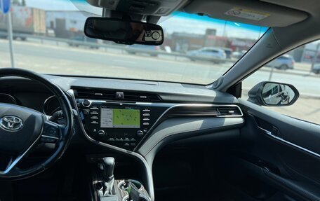 Toyota Camry, 2020 год, 3 290 000 рублей, 7 фотография