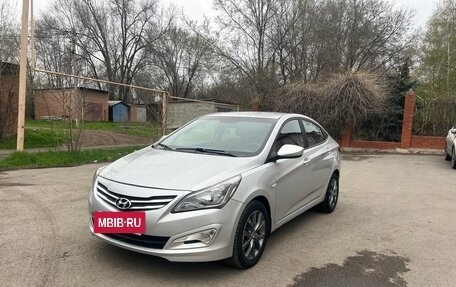 Hyundai Solaris II рестайлинг, 2014 год, 690 000 рублей, 2 фотография