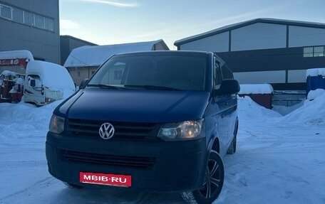 Volkswagen Transporter T5 рестайлинг, 2013 год, 1 000 000 рублей, 1 фотография