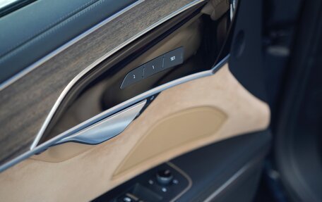 Audi A8, 2018 год, 5 200 000 рублей, 10 фотография