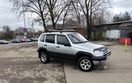 Chevrolet Niva I рестайлинг, 2004 год, 300 000 рублей, 4 фотография