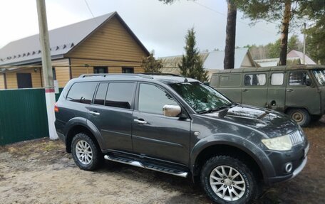 Mitsubishi Pajero Sport II рестайлинг, 2012 год, 1 000 000 рублей, 2 фотография