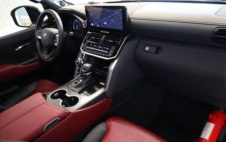 Toyota Land Cruiser, 2025 год, 14 950 000 рублей, 9 фотография