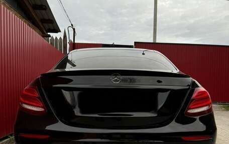 Mercedes-Benz E-Класс, 2019 год, 2 850 000 рублей, 2 фотография