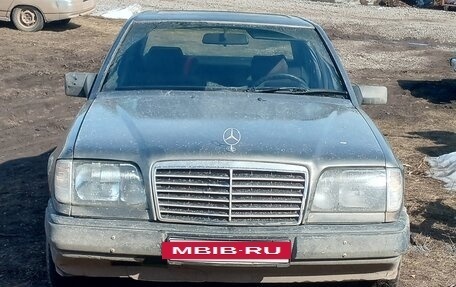 Mercedes-Benz E-Класс, 1993 год, 220 000 рублей, 2 фотография