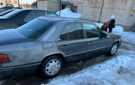 Mercedes-Benz E-Класс, 1993 год, 220 000 рублей, 9 фотография