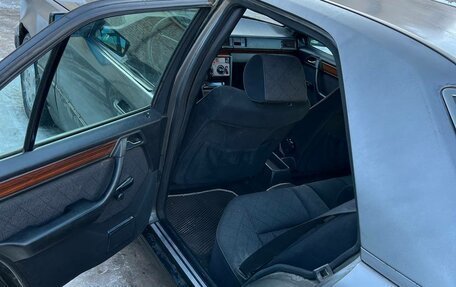 Mercedes-Benz E-Класс, 1993 год, 220 000 рублей, 10 фотография