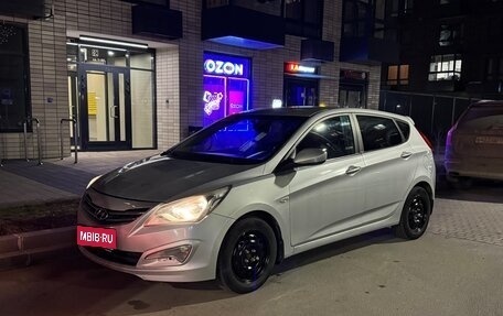 Hyundai Solaris II рестайлинг, 2014 год, 925 000 рублей, 1 фотография