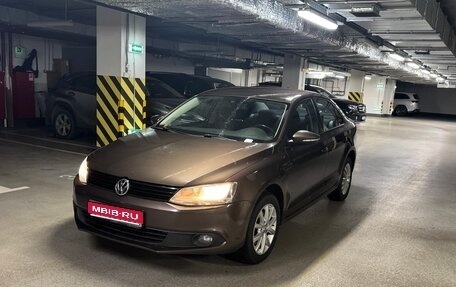 Volkswagen Jetta VI, 2013 год, 980 000 рублей, 1 фотография