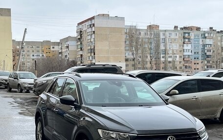 Volkswagen T-Roc I, 2018 год, 1 815 000 рублей, 2 фотография