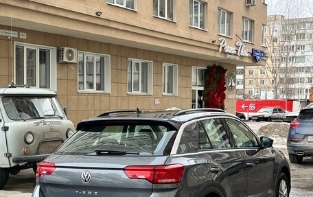 Volkswagen T-Roc I, 2018 год, 1 815 000 рублей, 3 фотография