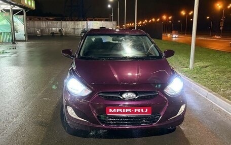 Hyundai Solaris II рестайлинг, 2011 год, 650 000 рублей, 1 фотография